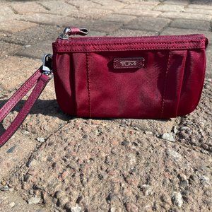 TUMI wristlet maroon